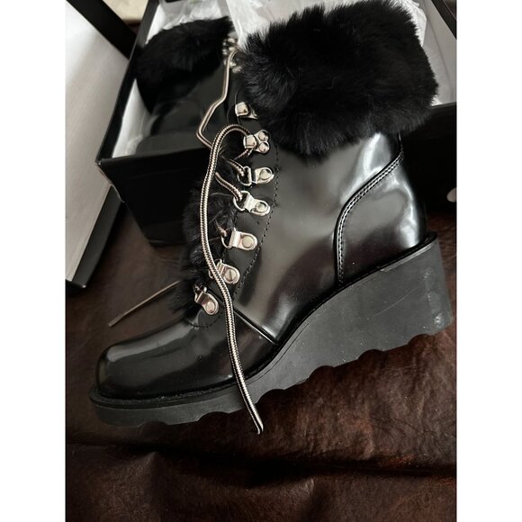 NEW in box INC Womens Hannia Padded Insole Lace Up Booties sz 7 (fits 6.5) - Picture 4 of 6